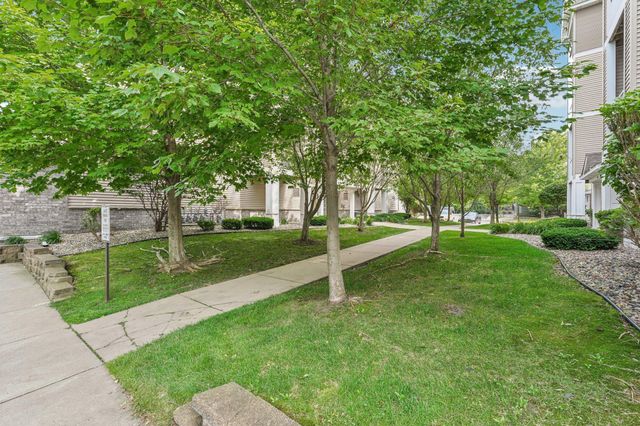 12761 Collegeview Drive 201, Eden Prairie, MN 55347