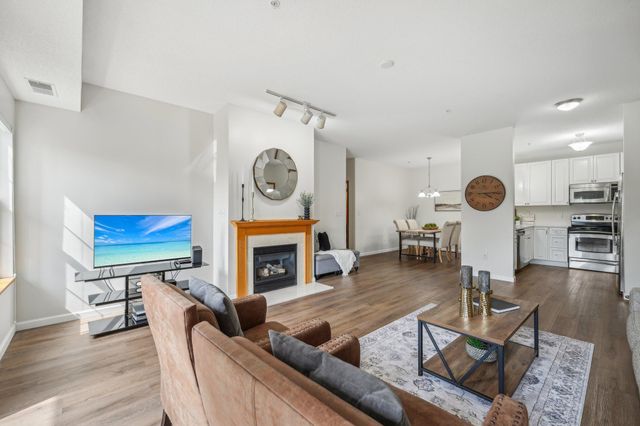 12761 Collegeview Drive 201, Eden Prairie, MN 55347