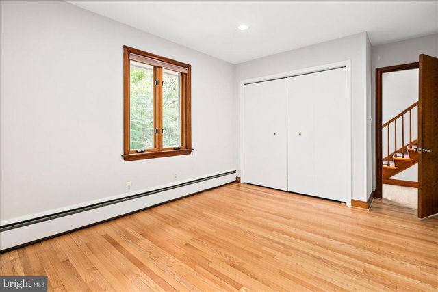2425 N TAYLOR ST, Arlington, VA 22207