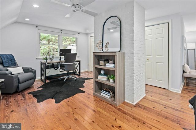 2425 N TAYLOR ST, Arlington, VA 22207