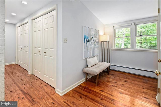 2425 N TAYLOR ST, Arlington, VA 22207