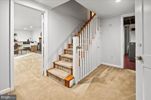 2425 N TAYLOR ST, Arlington, VA 22207