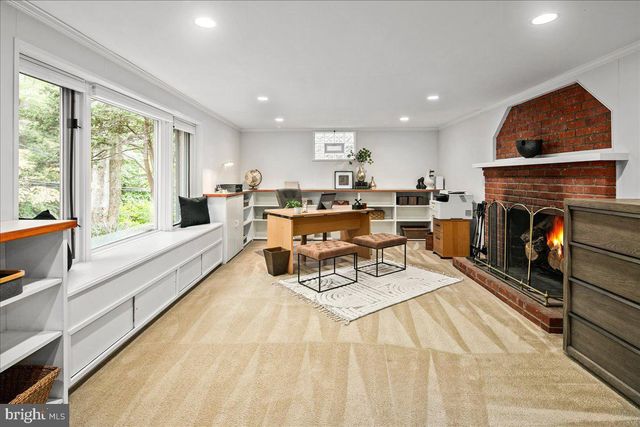 2425 N TAYLOR ST, Arlington, VA 22207