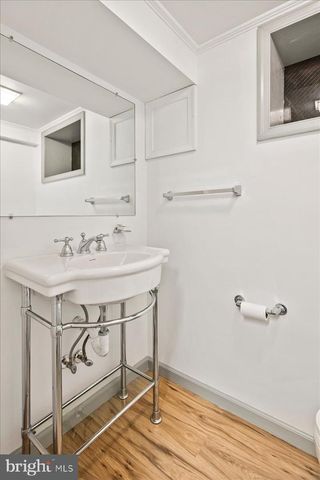 2425 N TAYLOR ST, Arlington, VA 22207
