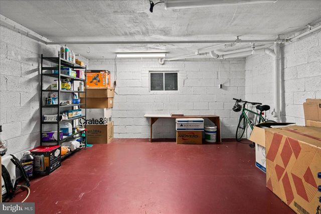 2425 N TAYLOR ST, Arlington, VA 22207