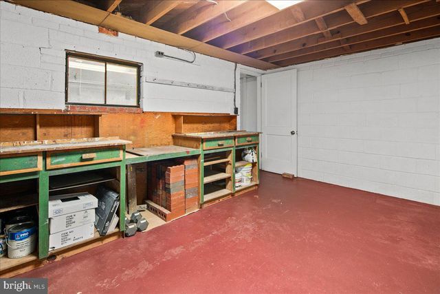 2425 N TAYLOR ST, Arlington, VA 22207