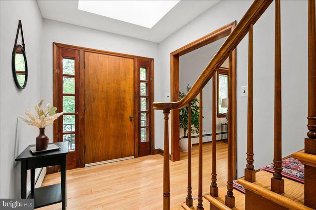 2425 N TAYLOR ST, Arlington, VA 22207