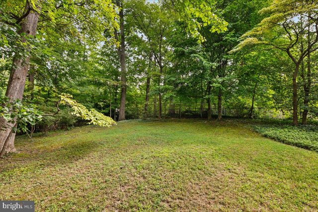 2425 N TAYLOR ST, Arlington, VA 22207