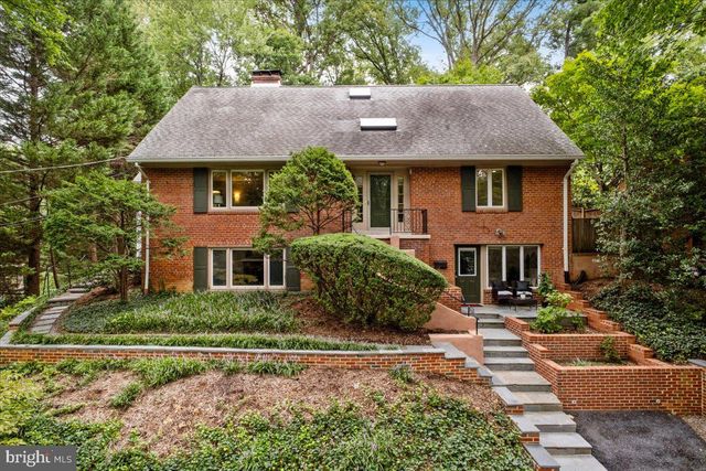 2425 N TAYLOR ST, Arlington, VA 22207