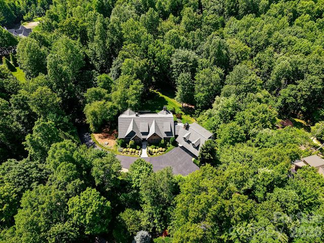 1333 Solomon Circle, Hendersonville, NC 28739