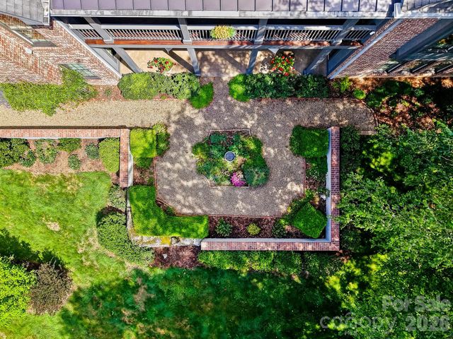 1333 Solomon Circle, Hendersonville, NC 28739
