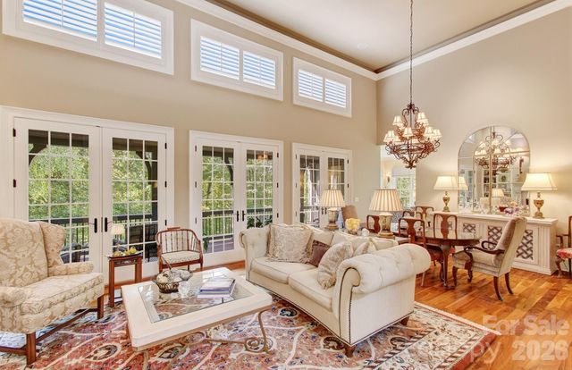 1333 Solomon Circle, Hendersonville, NC 28739