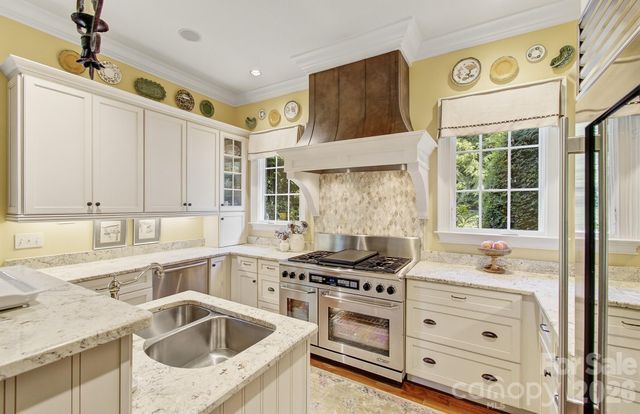 1333 Solomon Circle, Hendersonville, NC 28739