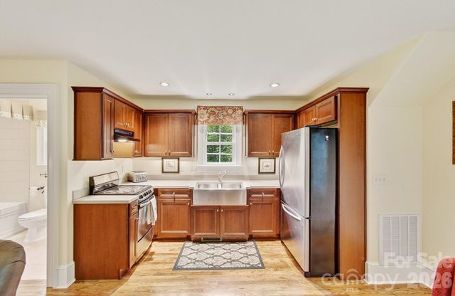 1333 Solomon Circle, Hendersonville, NC 28739