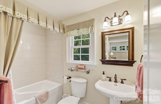 1333 Solomon Circle, Hendersonville, NC 28739