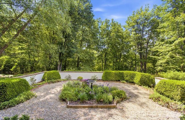 1333 Solomon Circle, Hendersonville, NC 28739