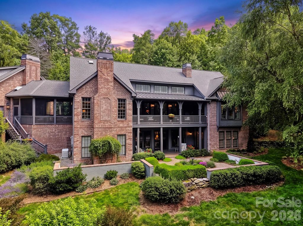 1333 Solomon Circle, Hendersonville, NC 28739