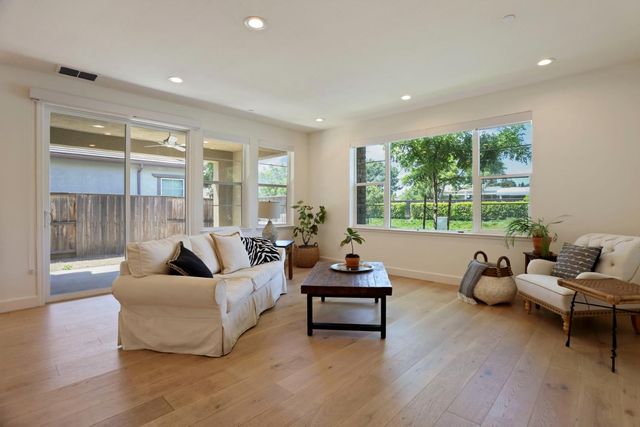 803 Riva Ct, Lodi, CA 95242