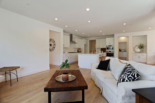 803 Riva Ct, Lodi, CA 95242