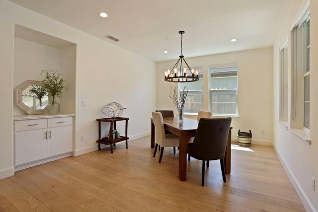 803 Riva Ct, Lodi, CA 95242