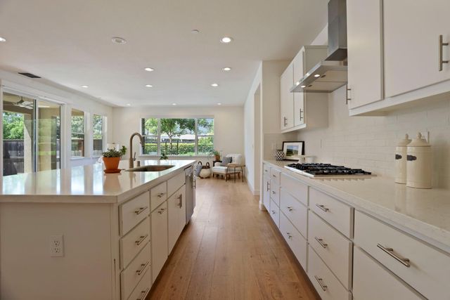 803 Riva Ct, Lodi, CA 95242