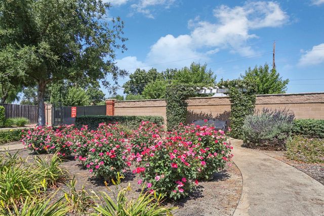 803 Riva Ct, Lodi, CA 95242