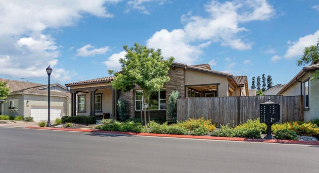 803 Riva Ct, Lodi, CA 95242