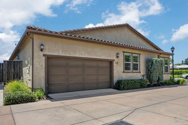 803 Riva Ct, Lodi, CA 95242