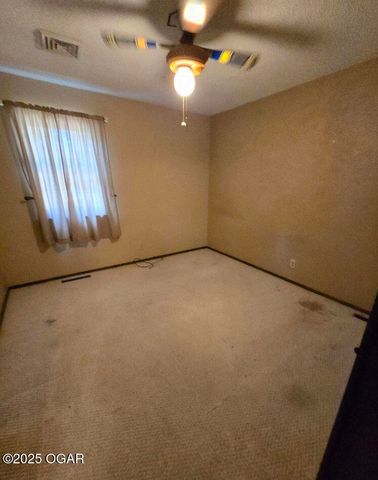 107 Foursome Lane Lane, Carl Junction, MO 64834