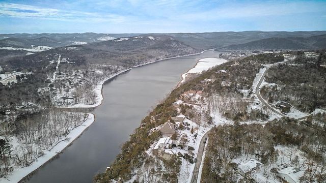 83 Sailboat Drive, Holiday Island, AR 72631