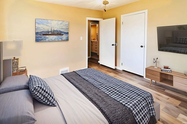 2500 Colonial Garden Road, Evansville, IN 47715