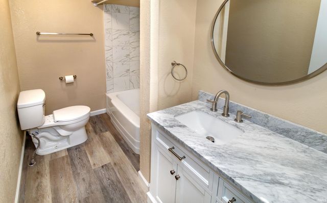 2500 Colonial Garden Road, Evansville, IN 47715