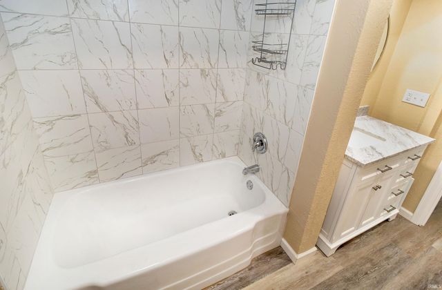 2500 Colonial Garden Road, Evansville, IN 47715