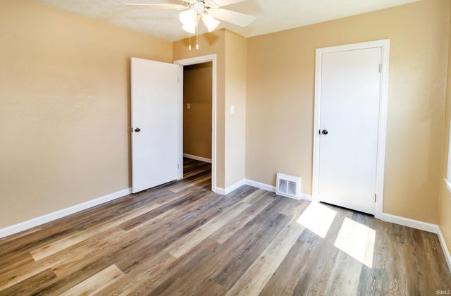 2500 Colonial Garden Road, Evansville, IN 47715