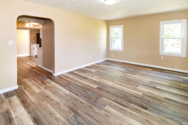 2500 Colonial Garden Road, Evansville, IN 47715