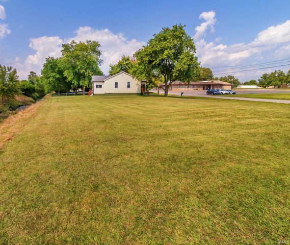 2500 Colonial Garden Road, Evansville, IN 47715