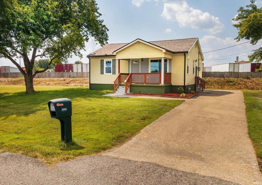 2500 Colonial Garden Road, Evansville, IN 47715