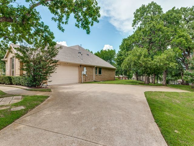 5009 Hunters Wood Court, Joshua, TX 76058