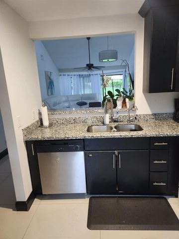 12760 Spinnaker Lane, Wellington, FL 33414