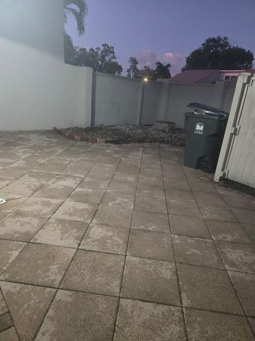 12760 Spinnaker Lane, Wellington, FL 33414