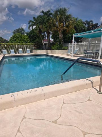 12760 Spinnaker Lane, Wellington, FL 33414