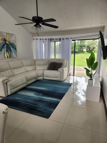 12760 Spinnaker Lane, Wellington, FL 33414