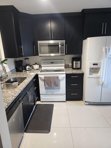 12760 Spinnaker Lane, Wellington, FL 33414