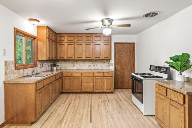 1760 Garland Lane N, Plymouth, MN 55447