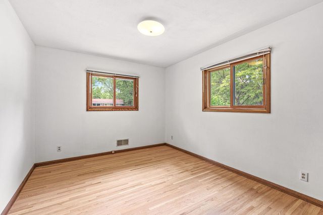 1760 Garland Lane N, Plymouth, MN 55447