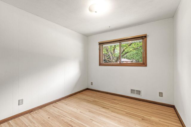 1760 Garland Lane N, Plymouth, MN 55447