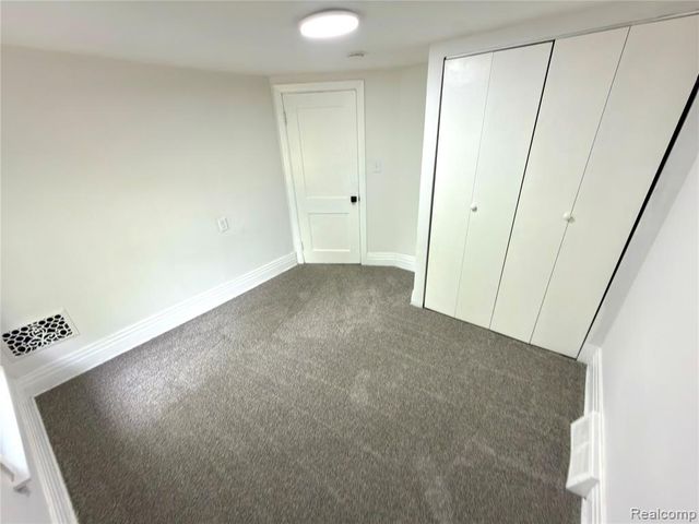 114 Pine Street, River Rouge, MI 48218