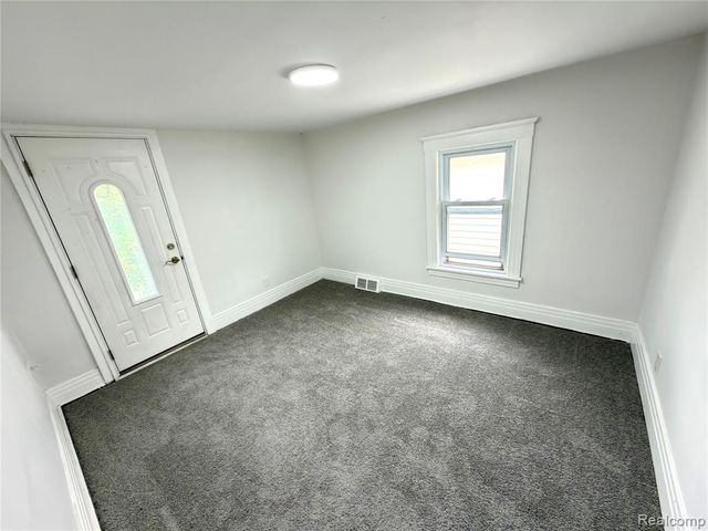 114 Pine Street, River Rouge, MI 48218