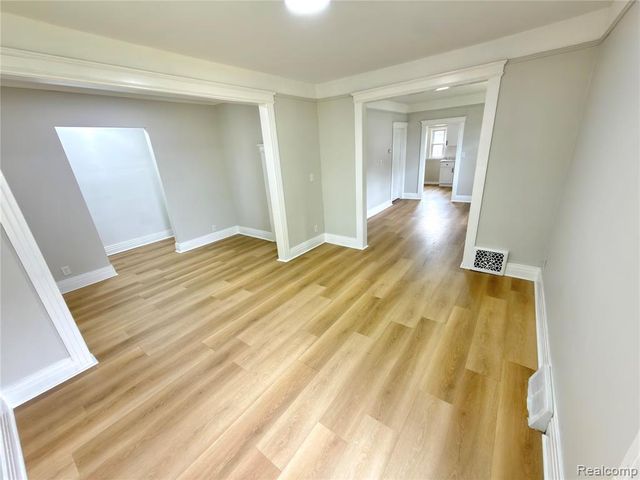 114 Pine Street, River Rouge, MI 48218
