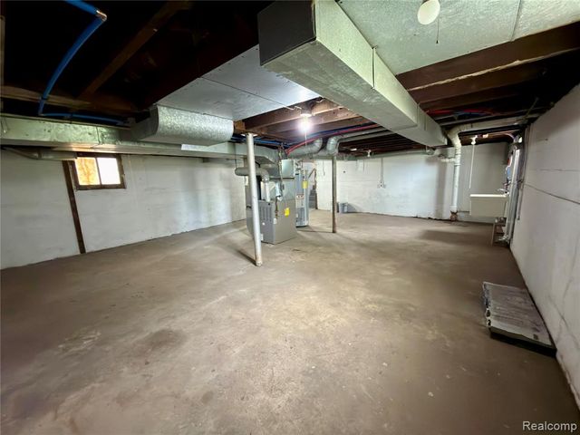 114 Pine Street, River Rouge, MI 48218